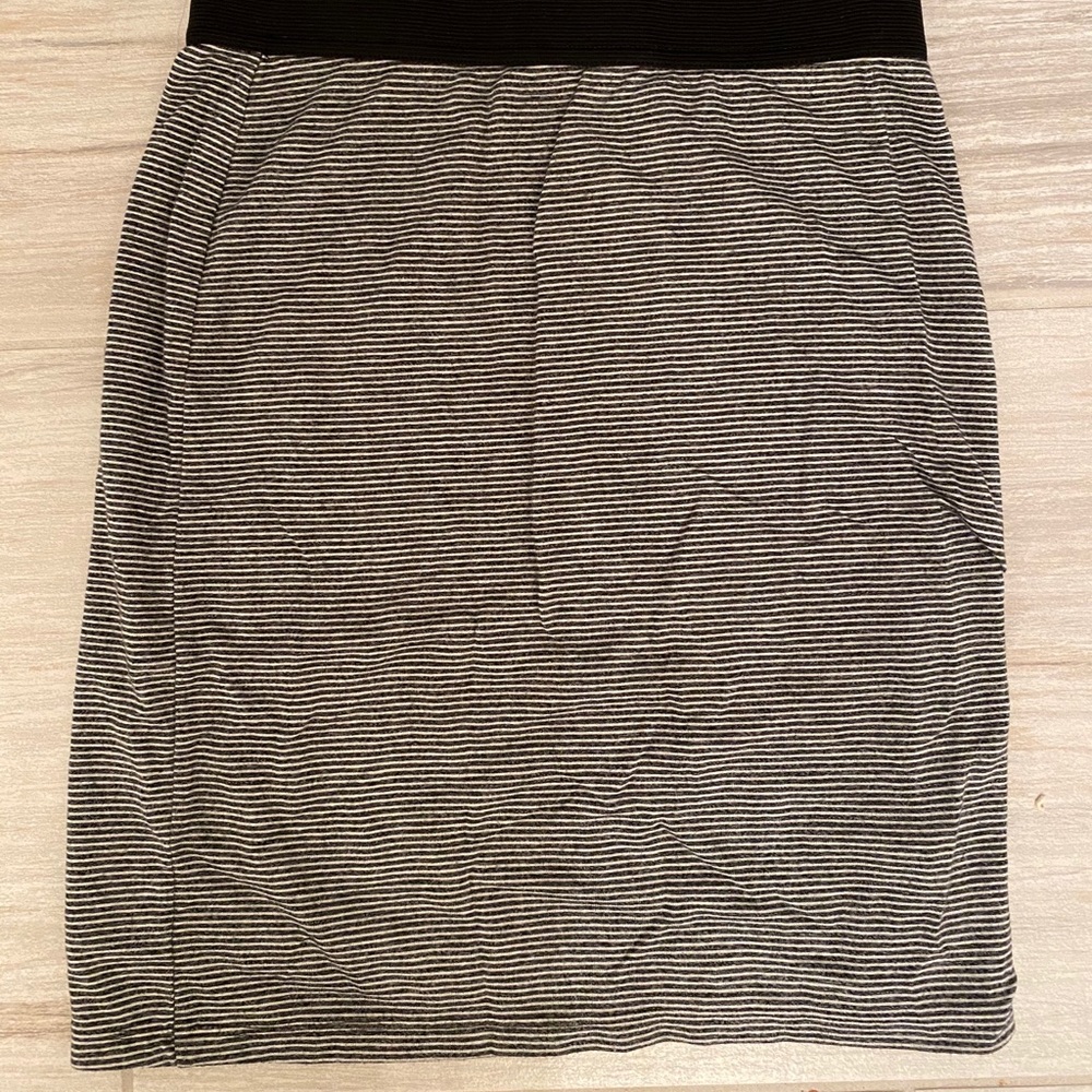 NEW AMERICAN EAGLE PENCIL SKIRT